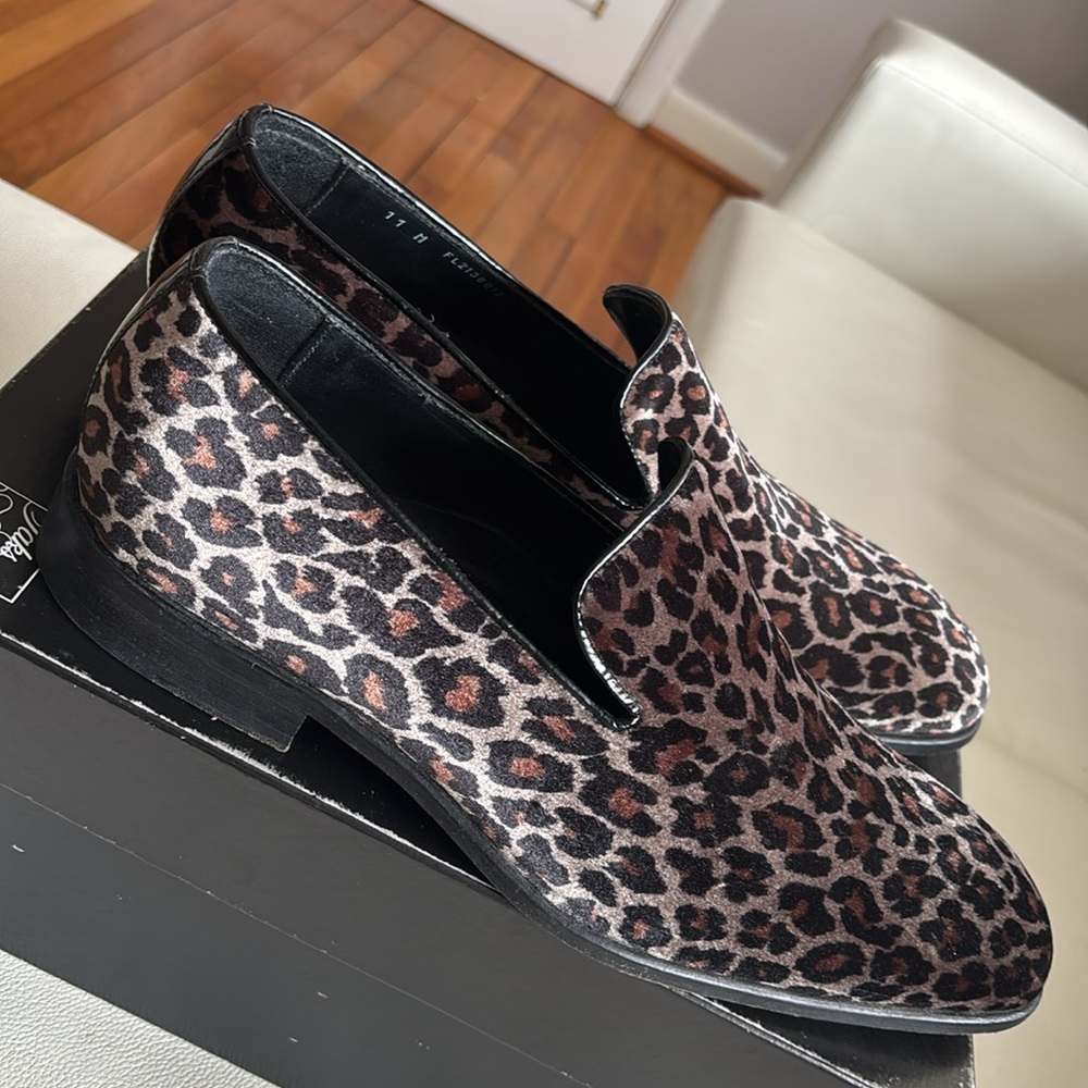 Saks Fifth Ave leopard - Picture 3 of 8
